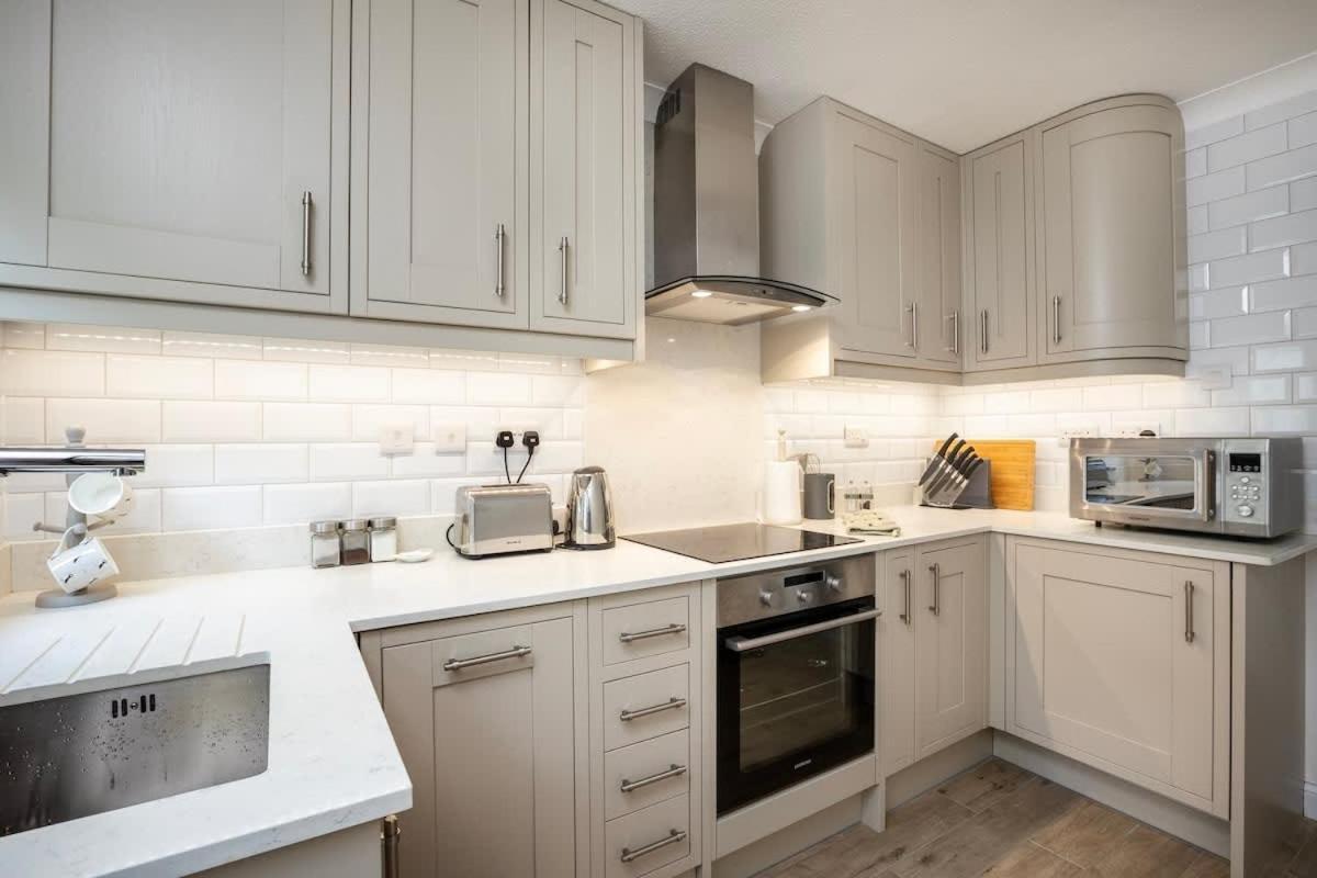 Willa Fabulous High Street Townhouse With Stunning Views & Parking At 'Eagles Nest' Falmouth Zewnętrze zdjęcie