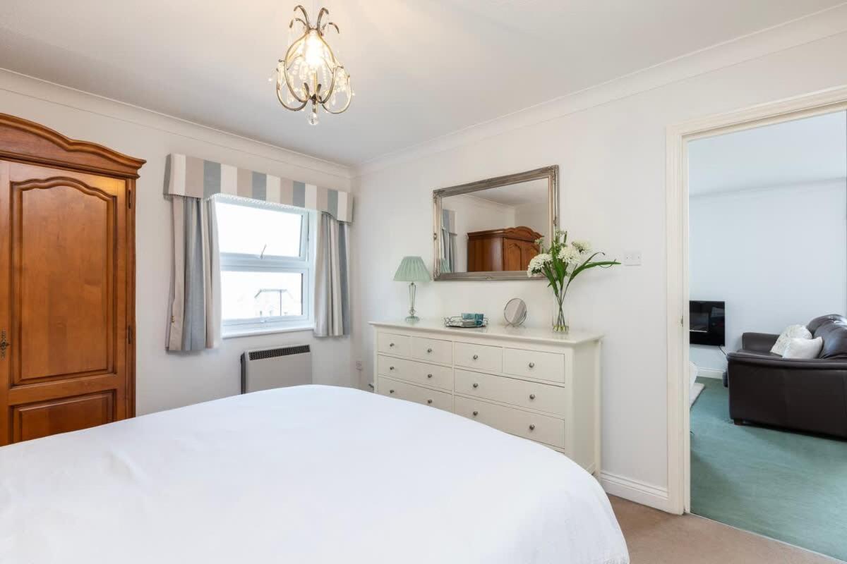 Willa Fabulous High Street Townhouse With Stunning Views & Parking At 'Eagles Nest' Falmouth Zewnętrze zdjęcie