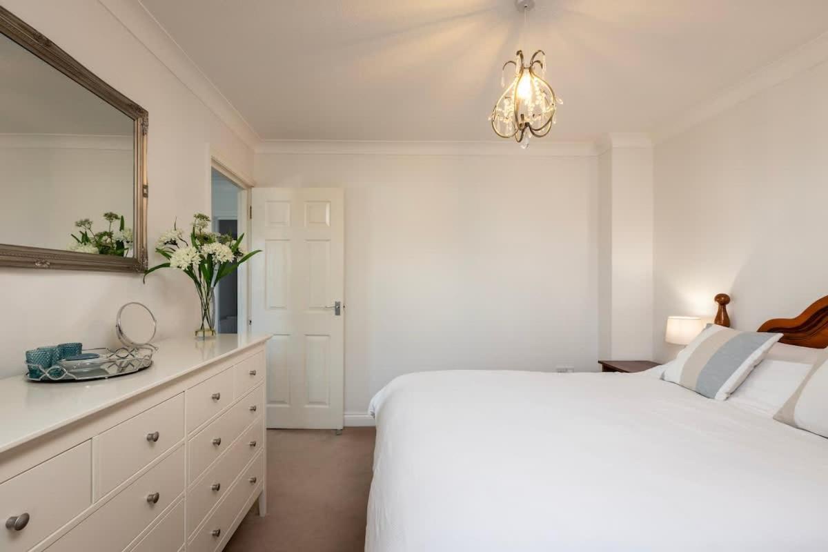 Willa Fabulous High Street Townhouse With Stunning Views & Parking At 'Eagles Nest' Falmouth Zewnętrze zdjęcie