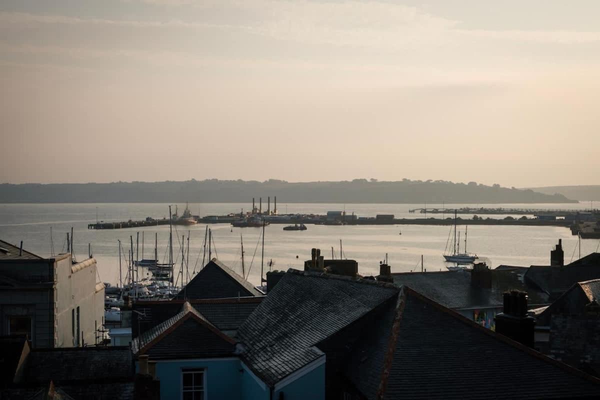 Willa Fabulous High Street Townhouse With Stunning Views & Parking At 'Eagles Nest' Falmouth Zewnętrze zdjęcie
