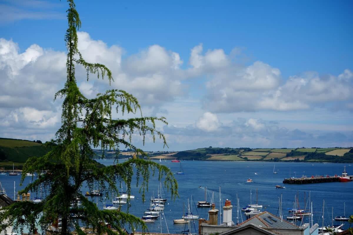 Willa Fabulous High Street Townhouse With Stunning Views & Parking At 'Eagles Nest' Falmouth Zewnętrze zdjęcie