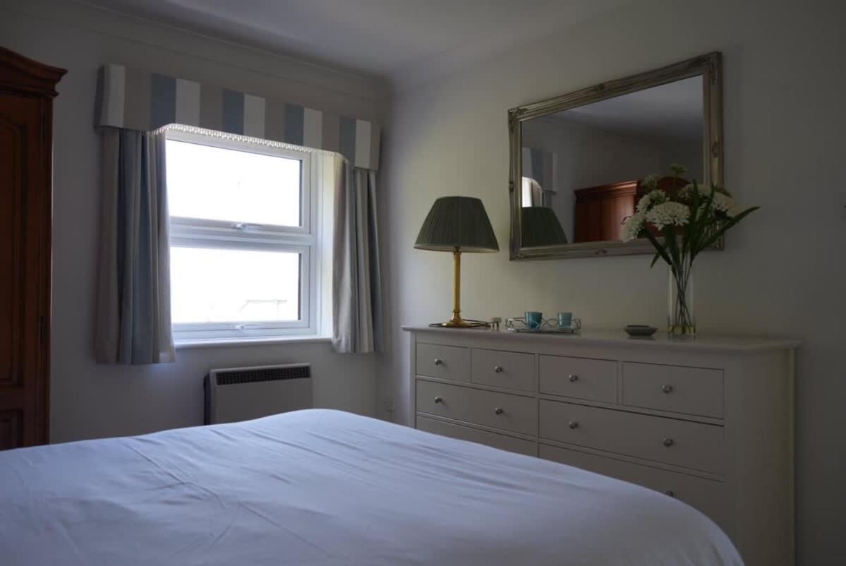 Willa Fabulous High Street Townhouse With Stunning Views & Parking At 'Eagles Nest' Falmouth Zewnętrze zdjęcie