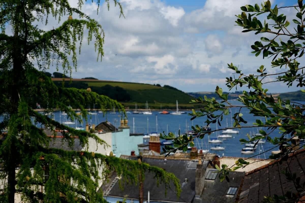 Willa Fabulous High Street Townhouse With Stunning Views & Parking At 'Eagles Nest' Falmouth Zewnętrze zdjęcie